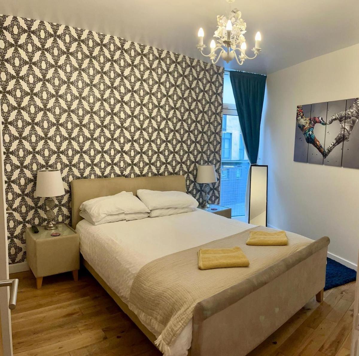Oswald Apartment - Glasgow City Centre ภายนอก รูปภาพ